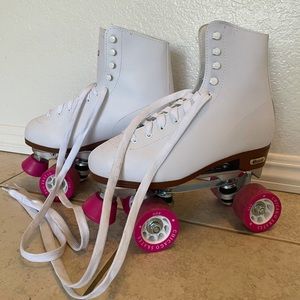 Chicago Women's Classic Roller Skates